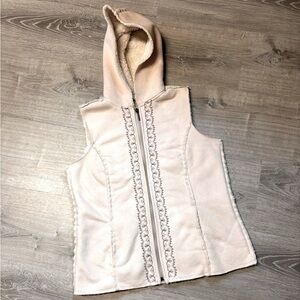 Lucy & Laurel Vest